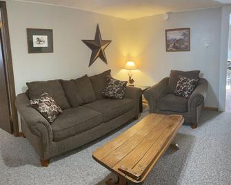 Beaverhead County Cabin - Dillon - Living room