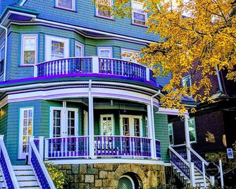 Coolidge Corner Guest House - Brookline - Edificio