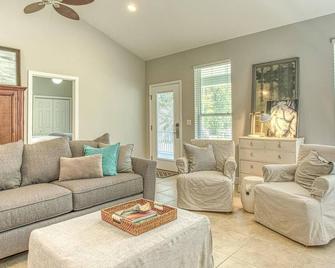 Flip Flop Cottage - Great rates and dog friendly with additional pet fee - Santa Rosa Beach - Sala de estar