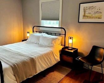 30 Something Quiet 3br House Near I-77 & Us-250 - New Philadelphia