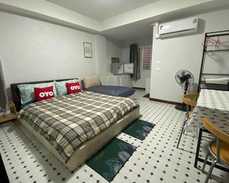 OYO 75396 Look Shine Apartment - Bangkok - Bedroom