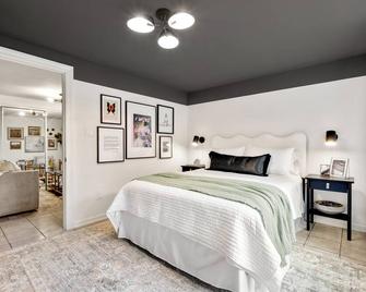 Garden Unit Getaway - Close to Wrigley, Andersonville, Evanston, and more! - Chicago