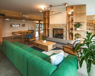 Saltline Hotel - Seaside - Living room
