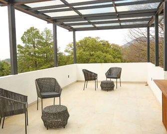 Dairy sheep farm house for vacation (with all services) - Amealco de Bonfil - Balkon