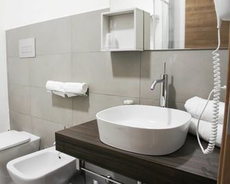 Albergo D'Onofrio - Telese Terme - Baño