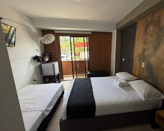 Hotel Kalifornia - Bello