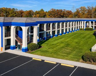 Days Inn by Wyndham Ruther Glen Kings Dominion Area - Ruther Glen - Building