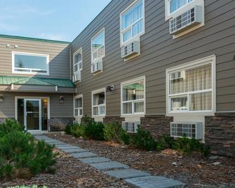 Canadas Best Value Inn Valemount - Valemount - Building