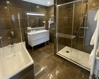 Hotel Le Cercle - שרבור-אוקטביל