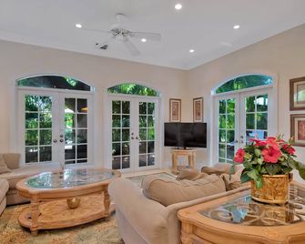 Casa Cristol- Family and Pet Friendly - Classic KW Charm Superb Location! - Cayo Hueso - Sala de estar