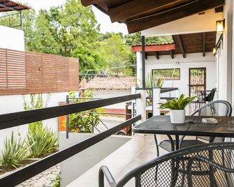 Villa Maria Hotel - Valle de Bravo - Balkon