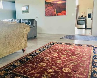Dreamloft And Patio On The Hill - Cedar City - Living room