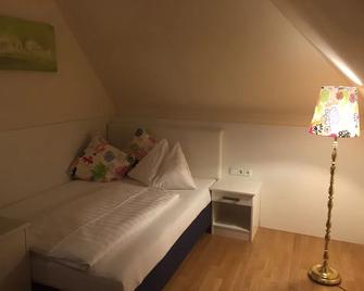Hotel Restaurant Häupl - Seewalchen - Schlafzimmer