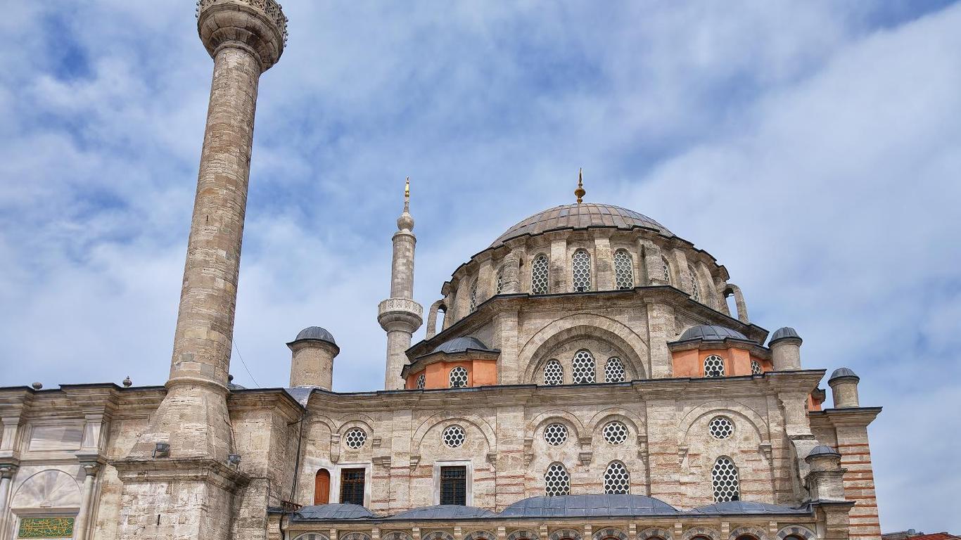 Nova Plaza Crystal Hotel