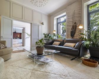 Escale Rochelaise, chambre avec access spa et sauna - La Rochelle - Living room