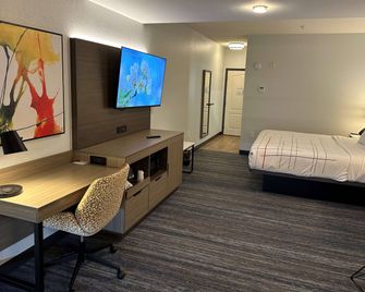 La Quinta Inn & Suites by Wyndham Macon West - מייקון - חדר שינה