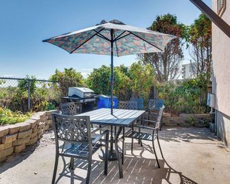 Beachfront 14 Condo on Old Orchard Beach - Old Orchard Beach - Patio