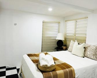 Janer House at San Juan - San Juan - Chambre