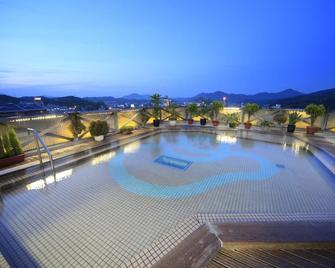 Hotel Kasuien - Ureshino - Pool