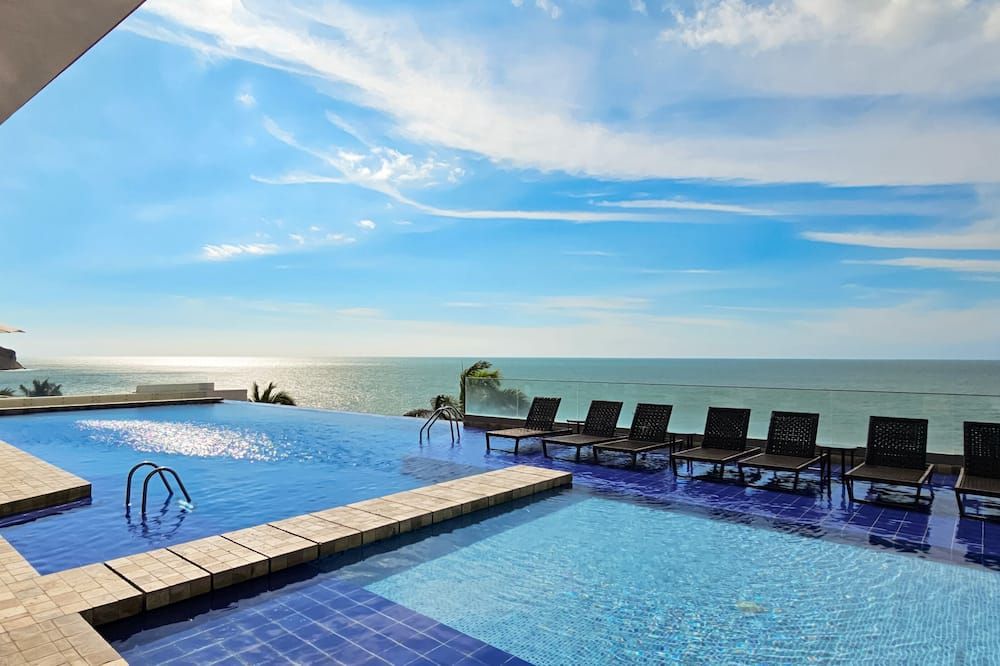 Hotel Poseidon - Манта - Басейн