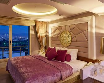 DoubleTree by Hilton Izmir - Alsancak - Esmirna - Habitación