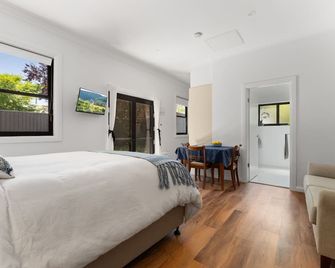 Charming Studio for Two in the Heart of Bathurst - Bathurst - Bedroom