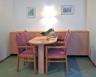 Hotel Grüner Baum - Pommersfelden - Comedor