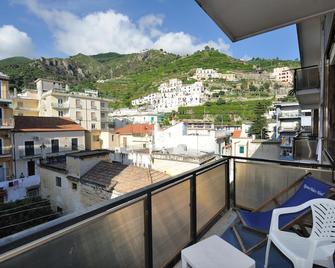 Spacious Apartment in Maiori with Sea View - 110 m² - Maiori - Balcony