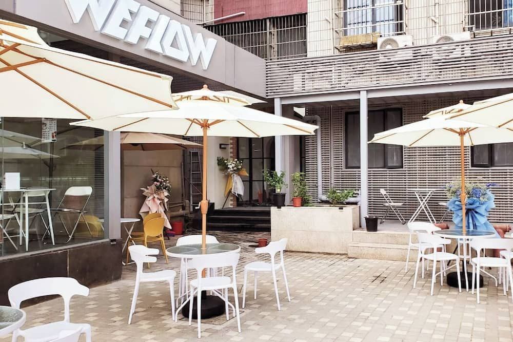 WeFlow Youth Hostel - Shanghai People's Square Jing'an Joy City - שנחאי - פטיו