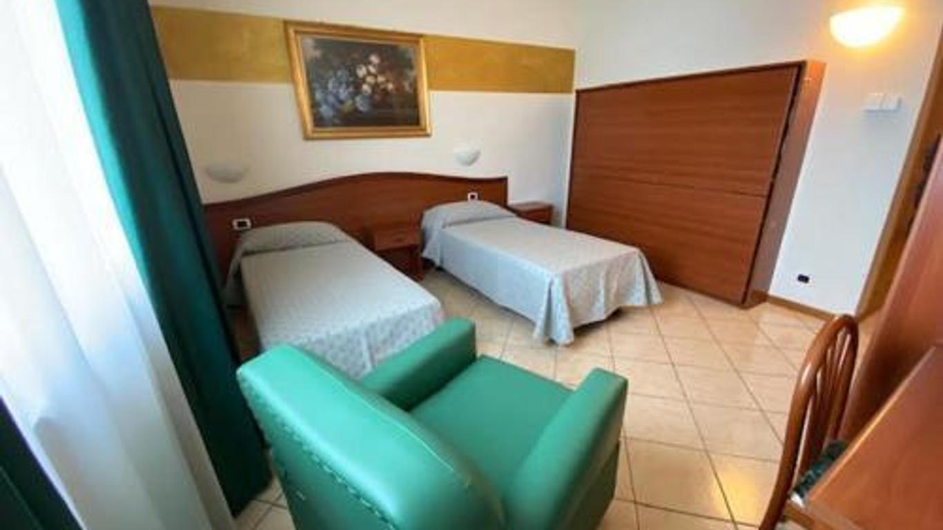 Mini Hotel