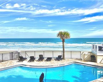 Daytona Beach Shores/Organic Beach Retreat - Daytona Beach Shores - Pool