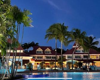 Studios Barbadine - Resorts Flats - Sainte-Anne - Svømmebasseng