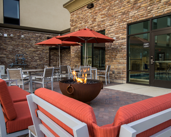 Hampton Inn Decatur Southeast - Decatur - Binnenhof
