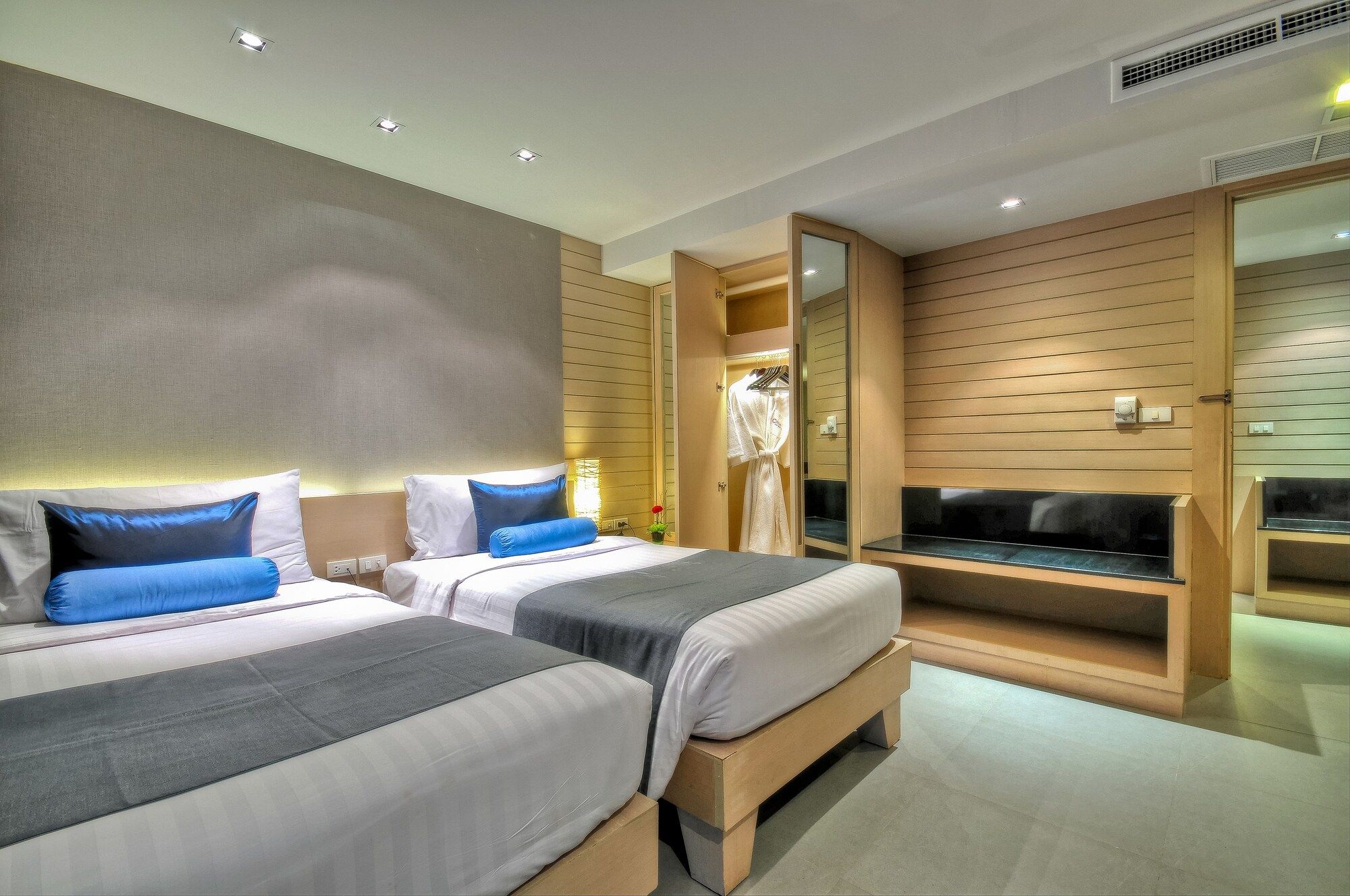 أشلي هايتس هوتل باتونج