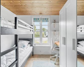 4 Bedroom Cozy Home In Nyborg - Nyborg