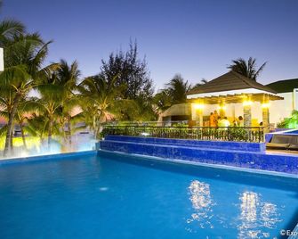 Crown Regency Beach Resort - Boracay - Pool