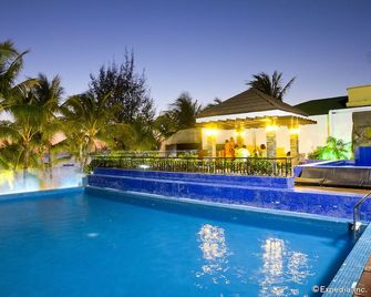 Crown Regency Beach Resort - Boracay - Uima-allas