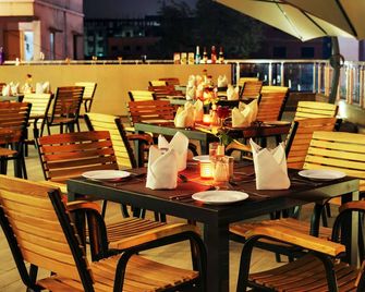 Hotel Suba Elite Vadodara - Vadodara - Restaurante