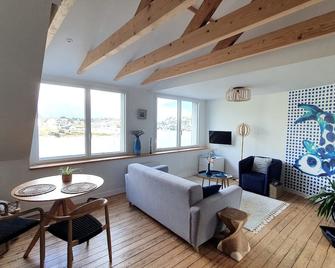 Anatoline Audierne Appart'hôtel - Appartements vue Mer - Sea & Harbor Stay - Audierne - Wohnzimmer