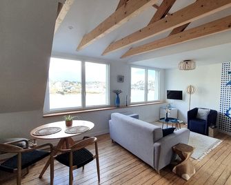 Appartements vue Mer - Anatoline Audierne Appart'hôtel - Sea & Harbor Stay - Audierne - Wohnzimmer