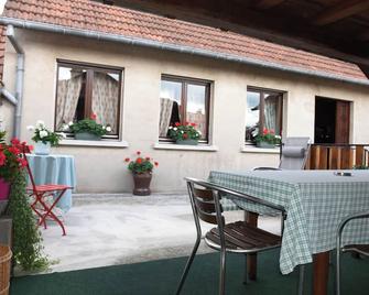 Charming gîte in the heart of the Outre-Forêt region - Soufflenheim - Patio