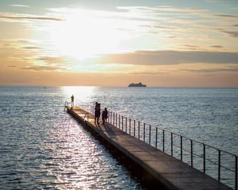 Novi Resort - ויזבי - חוף