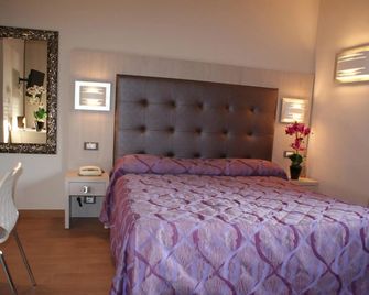 Hotel Michela - Massa - Sypialnia