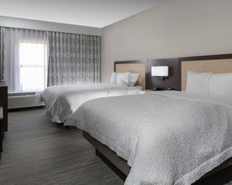 Hampton Inn & Suites Concord Charlotte - קונקורד - חדר שינה