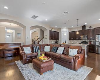 Beautiful Home Located in Best Location of Tampa - Tampa - Sala de estar