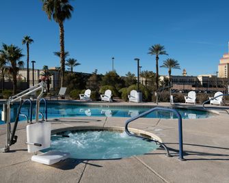 Hampton Inn & Suites Las Vegas/Henderson - Henderson - Piscina