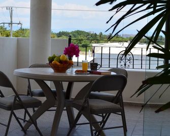 Hotel La Terminal - Puerto Vallarta - Balcony