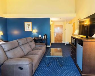 Fireside Inn & Suites Waterville - Waterville - Wohnzimmer