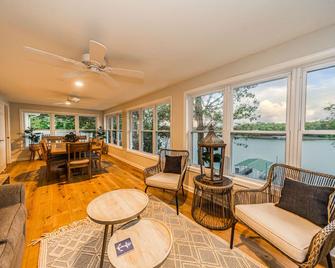 The Bijou at Big Bear - Benton - Sala de estar