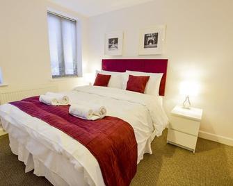 Roomspace Apartments -Kirk Court - Dorking - Bedroom